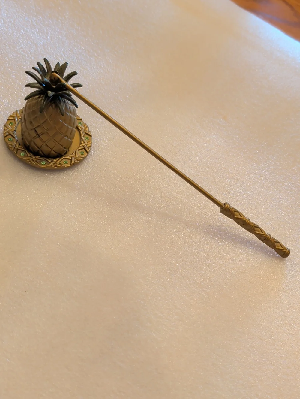 Pineapple design Candle Snuffer, Partylite